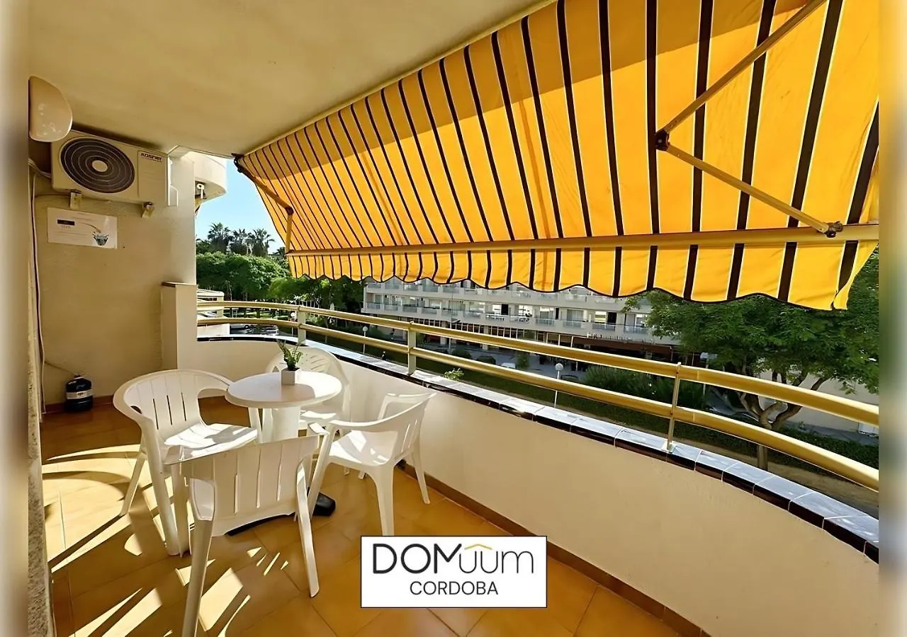 Domuum Holidays - Cordoba Apartments Салоу