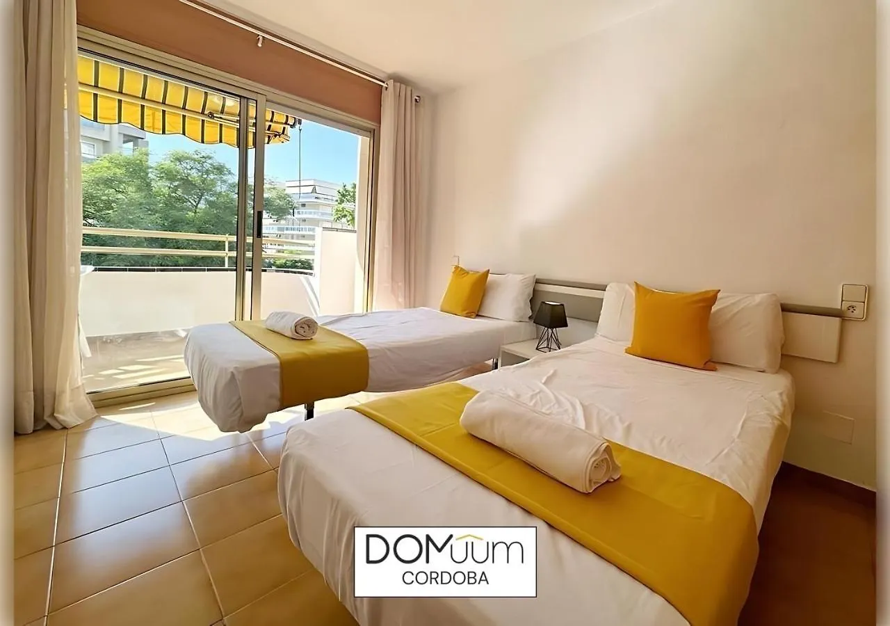 Domuum Holidays - Cordoba Apartments Салоу