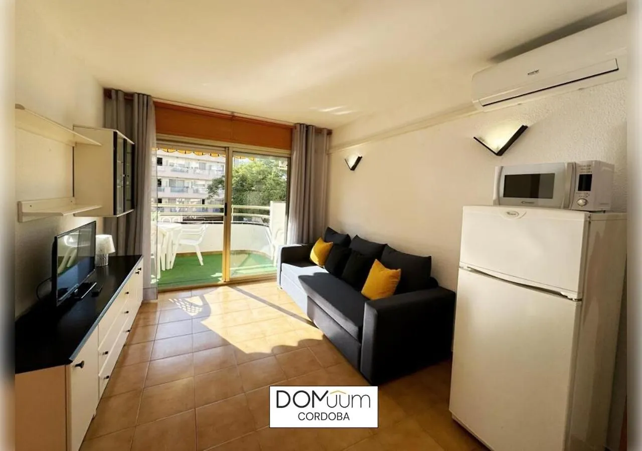 Domuum Holidays - Cordoba Apartments Салоу