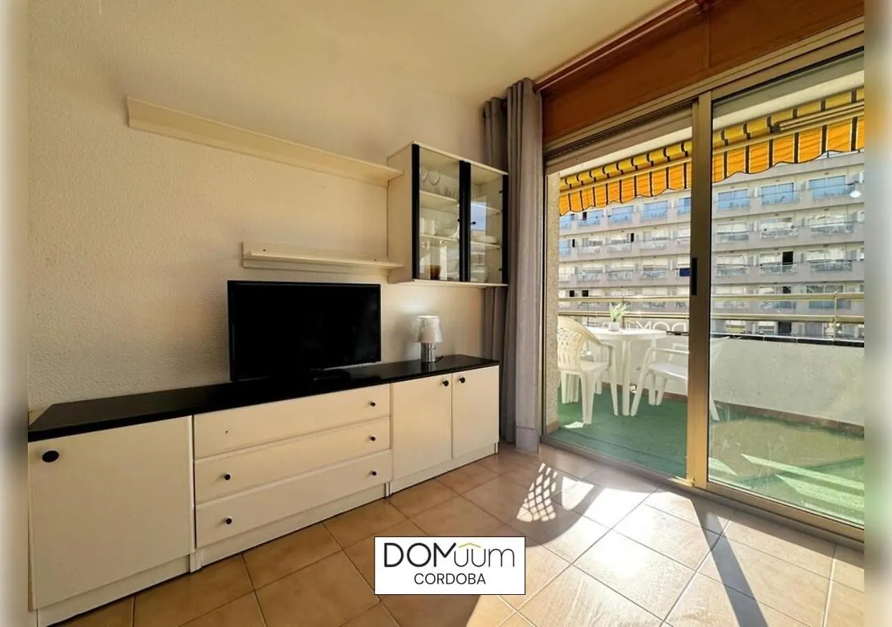 Domuum Holidays - Cordoba Apartments Салоу Испания