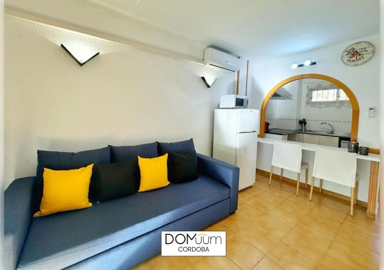 Domuum Holidays - Cordoba Apartments Салоу